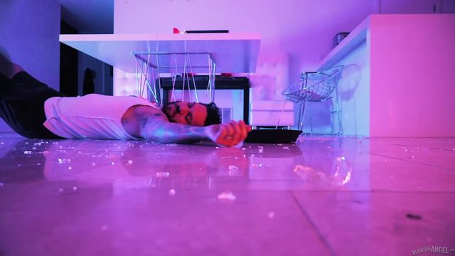 Joanna Angel en película de fetiche de Burning Angel