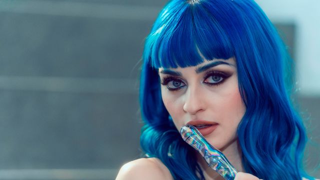 Jewelz Blu en porno de masturbación de Cherry Pimps