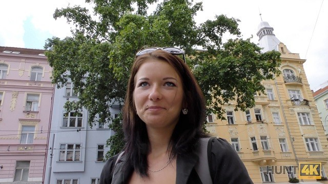 Boneca em tcheco vídeo no Hunt4k