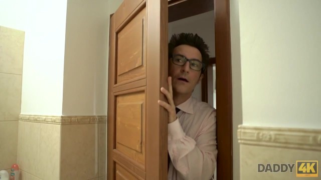 Scena hd con emozionale compagna di letto