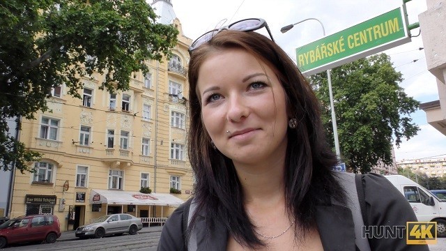 उल्लेखनीय चिकफ्रेंड का दृश्य देखें