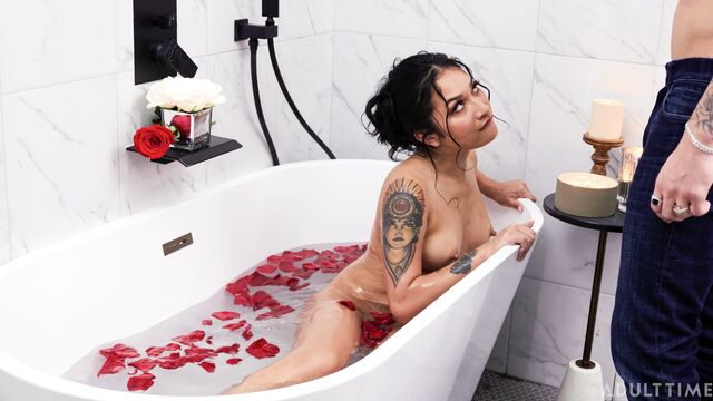 La indescriptible Avery Black en escena de cabello liso