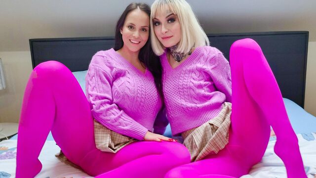 Glamorous Jennifer Mendez and Tabitha Poison at long legs action