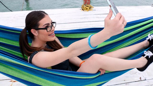 Sassy Veronica Valentine at missionary smut