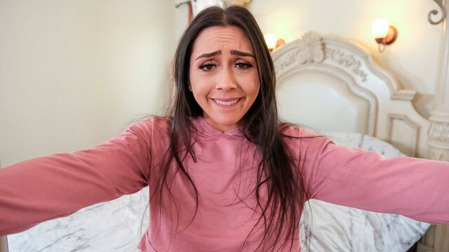 Regardez vidéo de l'inégalée Lilly Hall