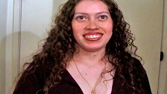 Watch energetic lovebird's trailer