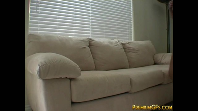 Mira escena con la diablilla Kelli