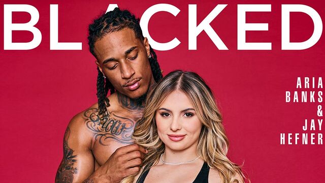 Aria Banks en porno de tetas de tamaño mediano de Blacked.Com