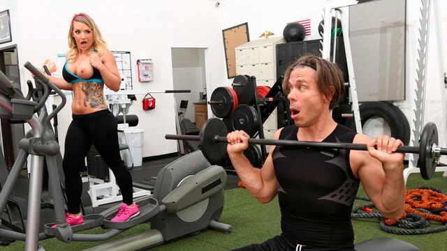 Big Tits In Sports - riprese a pecora