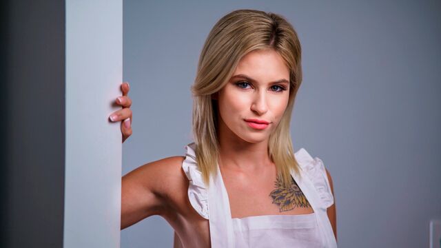 Regardez vidéo de l'innocente Kiara Cole