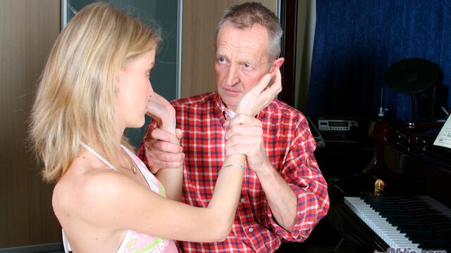 Berauschende Katerina in der Hauptrolle in Cowgirl Fickfilm