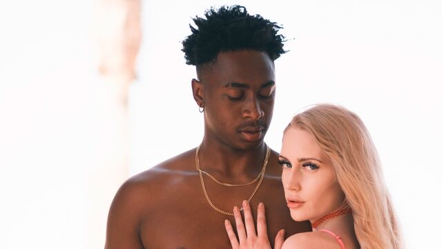 Acción de acrobáticas con Emma