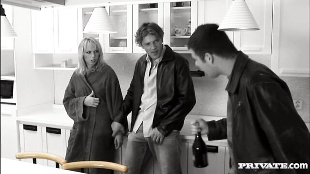 Private Stars - loira sexo