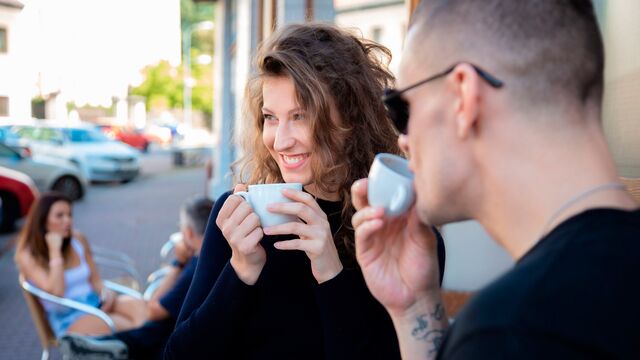 Emylia का मौखिक क्लिप