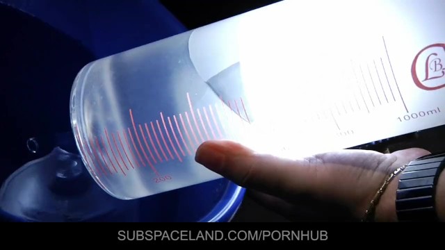 Regardez pornographie de la sensuelle bimbo