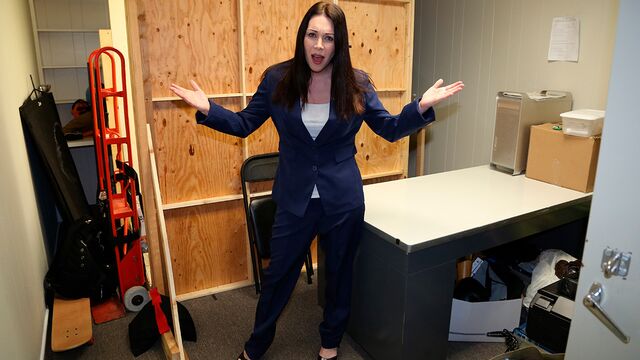 Club Tug featuring Mrs Rayvaness's brunette scene