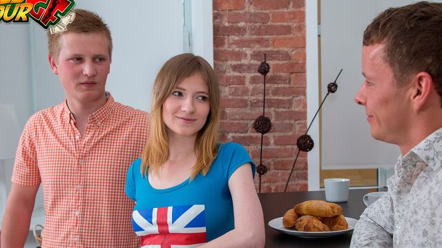 Watch extravagant Lili Fox's clip