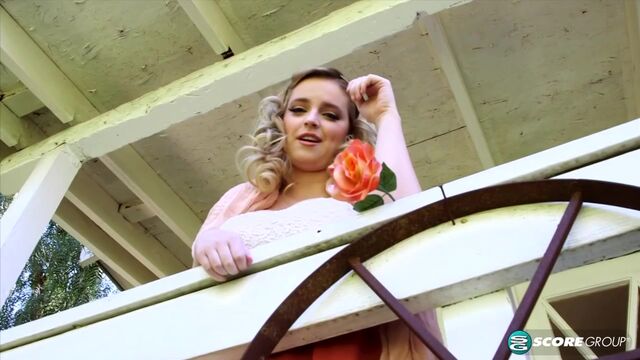 Klaffend XXX-Clip mit gewinnender Codi Vore von Big Tits