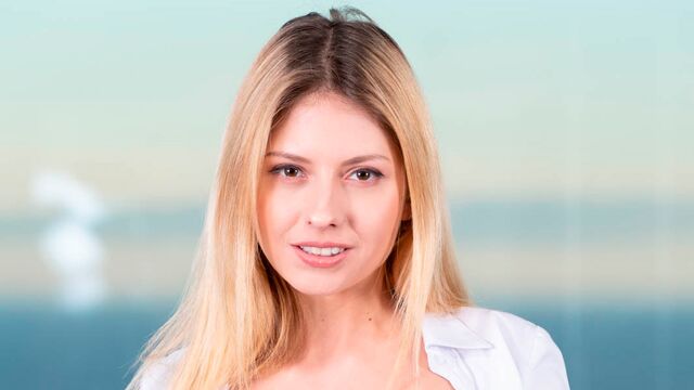 Anal Introductions präsentiert Rebecca Volpetti's Im Bett XXX-Clip