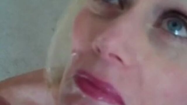 Tráiler de viejo con mamasota