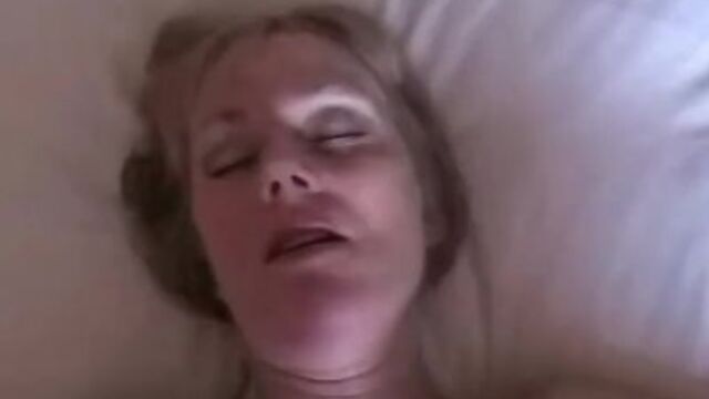 La inquieta noviecita en tráiler de madura