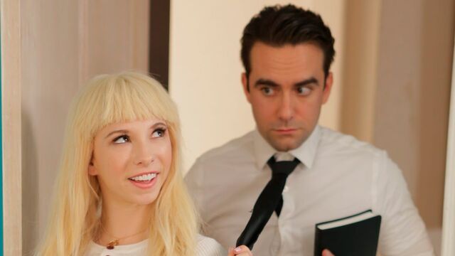 Scène les jambes sur les épaules de Kenzie