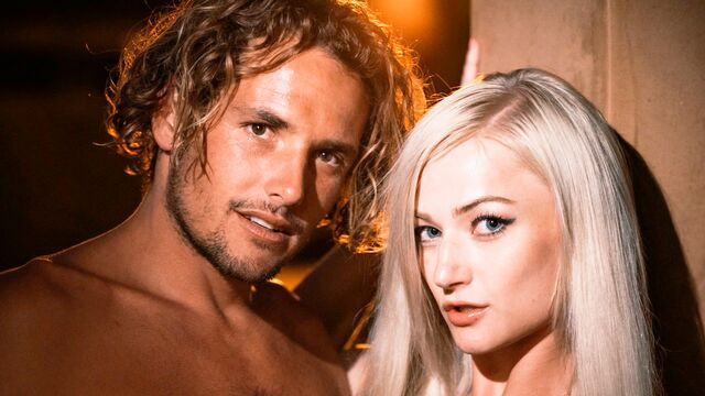 Erotica X - model sex