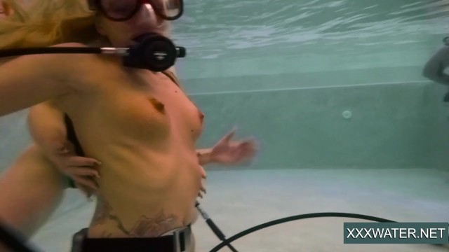 Sexuelle Minnie Manga - Unterwasser Pornofilm - Underwater Show