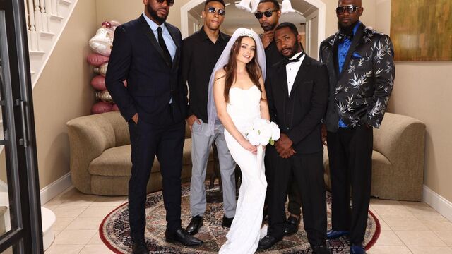 Presente Aften Opal estrelando em bundão cena