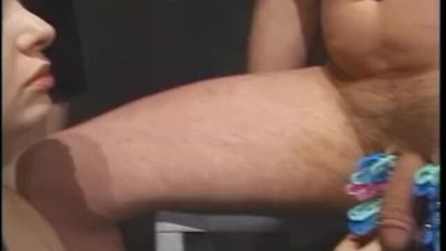 Pornographie rouquine de la féérique  poupée 