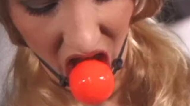 Erotic Female Domination presenta sesso bondage con cortigiana