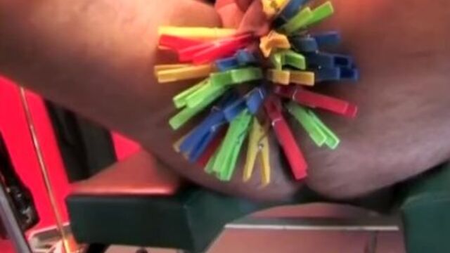 Guarda trailer di appariscente ragazza