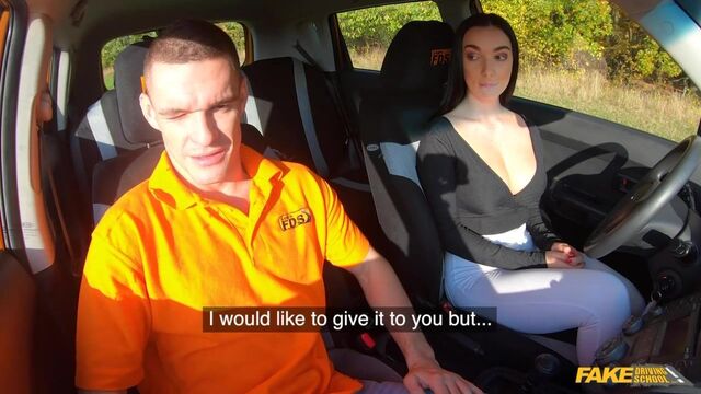 Contenu x voiture de l'extravagante Lady 