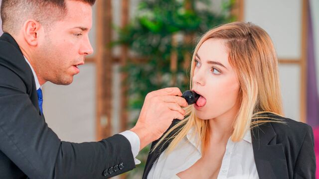 Beine auf Schultern Sex mit fantastischer Paola Hard von Anal Introductions