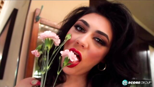 Azione milf con bellezza Alexya di Big Tits