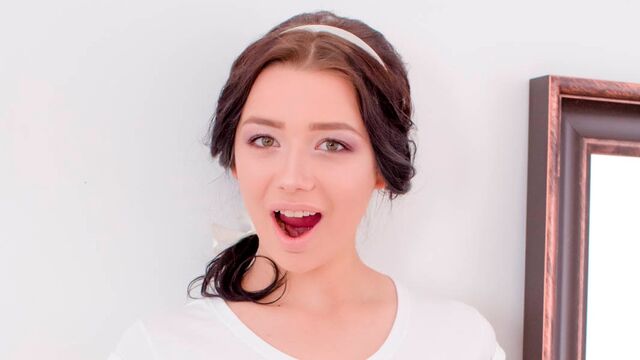 Unermüdliche Emily's Umgedrehte Reiterstellung XXX-Clip