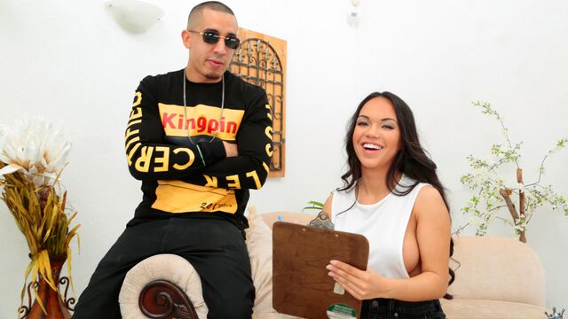 Clip a pecora con bambola Emily