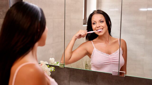 Reine Julia's Seitenfick Pornofilm