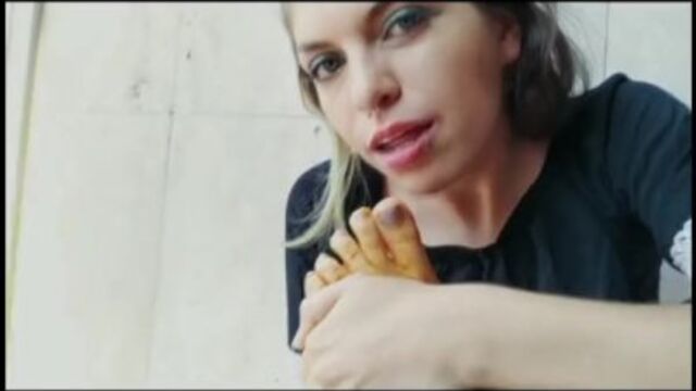 Mother video with cutesy kitten from Foot Girls