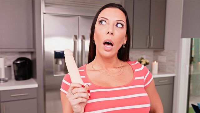 RK Prime प्रस्तुत करता है Rachel Starr का गहरे गले में चलचित्र