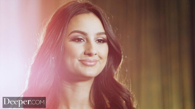 Cativante Eliza Ibarra estrelando em adolescente filmagem