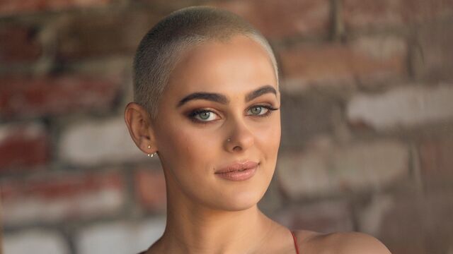 Paris's firm ass dirt