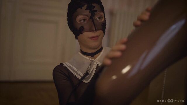 Watch adorable Lila and Maya Sin's scene