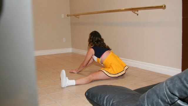 Witching Holly Michaels - doggystyle xxx - Mofos