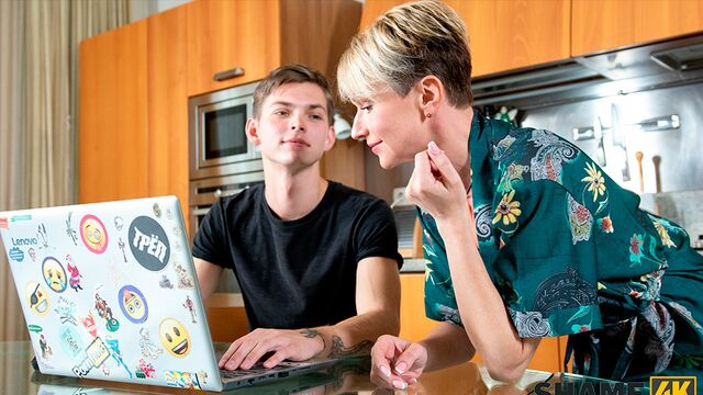 Shame 4k - película de en la mesa