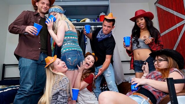 Dare Dorm - समलैंगिक अश्लील साहित्य