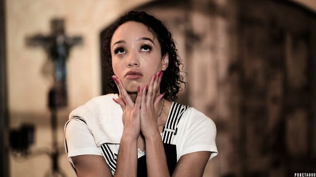 Sweet Serene Siren and Alexis Tae at long legs sex