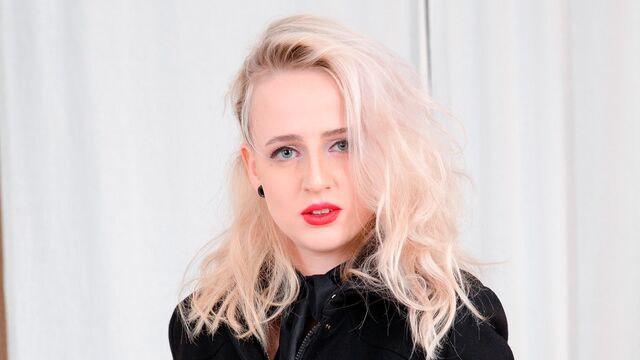 ब्लोजॉब xxx Teen Sex Mania से बढ़िया दिखने वाली Hanna Rey के साथ