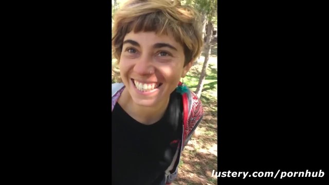 Azione donna che si masturba con energetica Renata e Emi