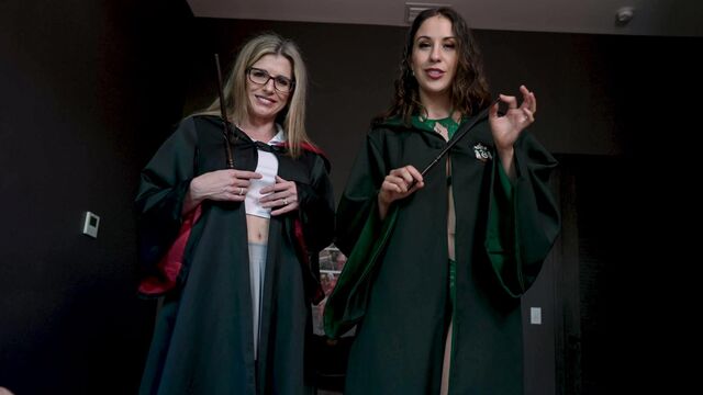 Mira clip con la pícara Cory Chase y Amiee Cambridge